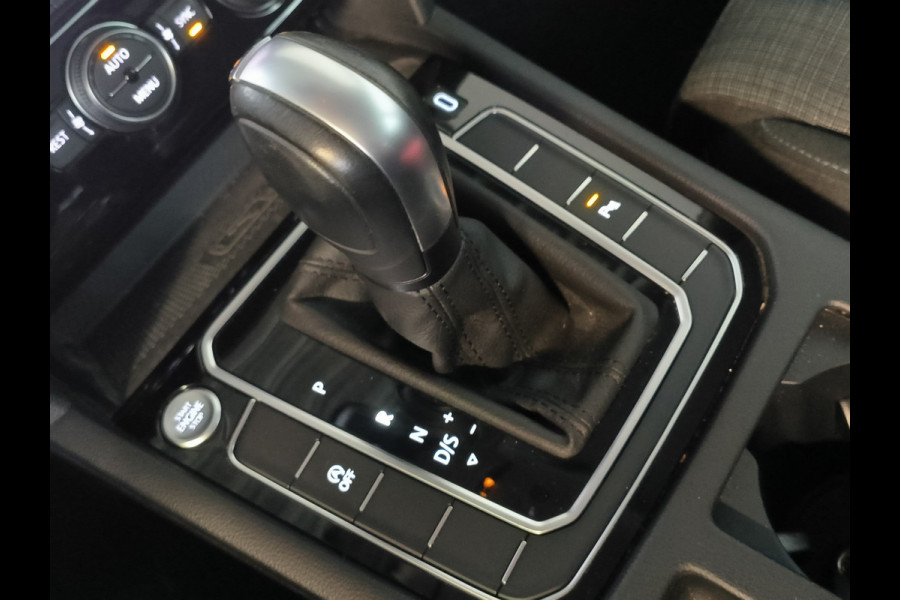 Volkswagen Passat Variant 1.5 TSI Comfort Business DSG-AUTOMAAT uit 2020 Rijklaar + 12 maanden Bovag-garantie Henk Jongen Auto's in Helmond,  al 50 jaar service zoals 't hoort!
