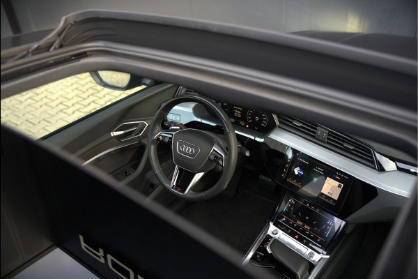 Audi e-tron Sportback 50 quattro S edition 71 kWh | RS Seats | Diamond Stitch | Panoramadak | S-Line | Keyless | Memory Seats | Stoelverwarming | Ambiance Verlichting | Camera | Adaptive Cruise Control | Leer | Matrix LED | Luchtvering |