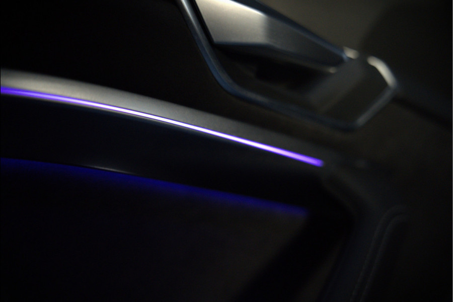 Audi e-tron Sportback 50 quattro S edition 71 kWh | RS Seats | Diamond Stitch | Panoramadak | S-Line | Keyless | Memory Seats | Stoelverwarming | Ambiance Verlichting | Camera | Adaptive Cruise Control | Leer | Matrix LED | Luchtvering |
