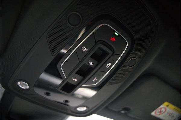 Audi e-tron Sportback 50 quattro S edition 71 kWh | RS Seats | Diamond Stitch | Panoramadak | S-Line | Keyless | Memory Seats | Stoelverwarming | Ambiance Verlichting | Camera | Adaptive Cruise Control | Leer | Matrix LED | Luchtvering |