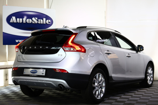 Volvo V40 Cross Country 1.5 T3 Momentum AUTOMAAT NAV CAMERA '17