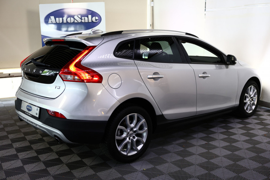 Volvo V40 Cross Country 1.5 T3 Momentum AUTOMAAT NAV CAMERA '17