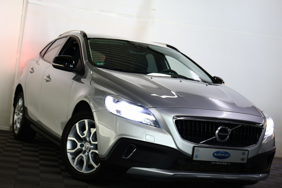 Volvo V40 Cross Country 1.5 T3 Momentum AUTOMAAT NAV CAMERA '17