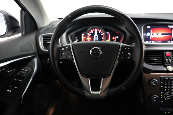 Volvo V40 Cross Country 1.5 T3 Momentum AUTOMAAT NAV CAMERA '17