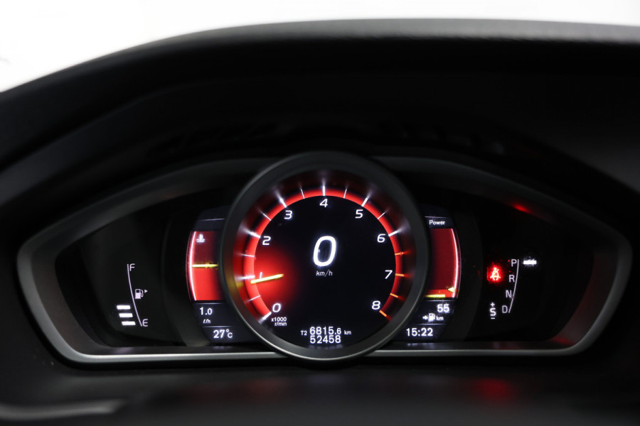 Volvo V40 Cross Country 1.5 T3 Momentum AUTOMAAT NAV CAMERA '17