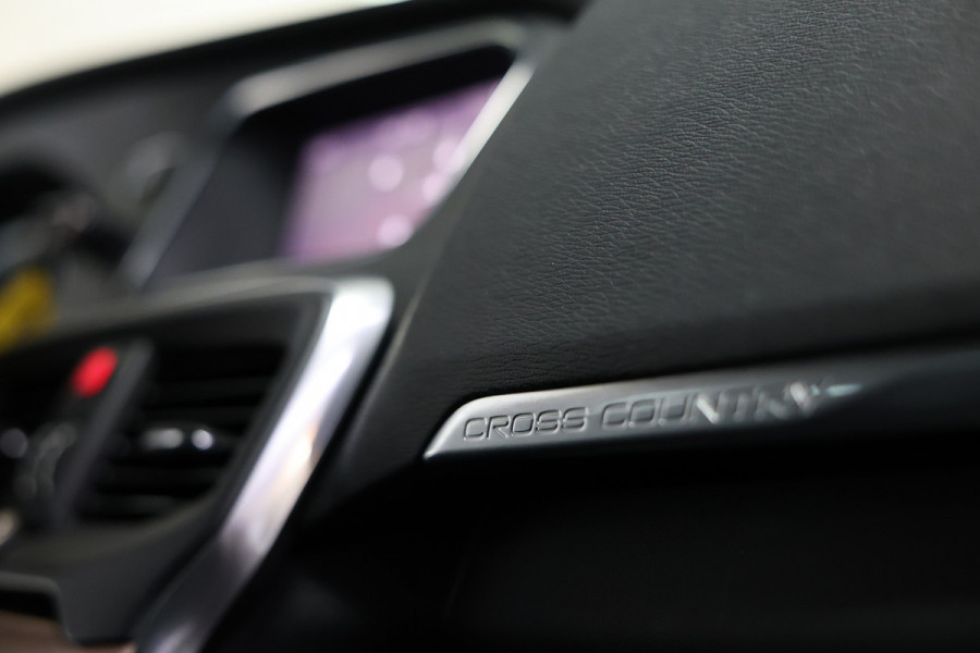 Volvo V40 Cross Country 1.5 T3 Momentum AUTOMAAT NAV CAMERA '17