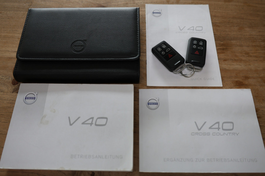 Volvo V40 Cross Country 1.5 T3 Momentum AUTOMAAT NAV CAMERA '17