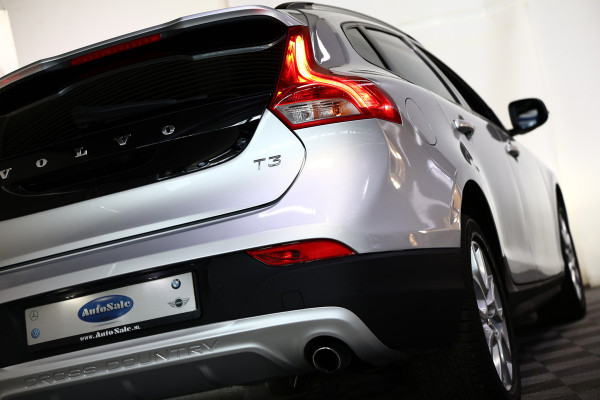 Volvo V40 Cross Country 1.5 T3 Momentum AUTOMAAT NAV CAMERA '17
