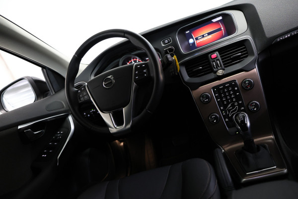 Volvo V40 Cross Country 1.5 T3 Momentum AUTOMAAT NAV CAMERA '17