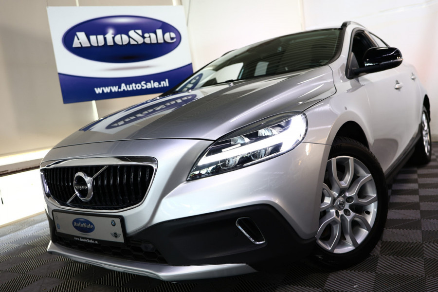 Volvo V40 Cross Country 1.5 T3 Momentum AUTOMAAT NAV CAMERA '17