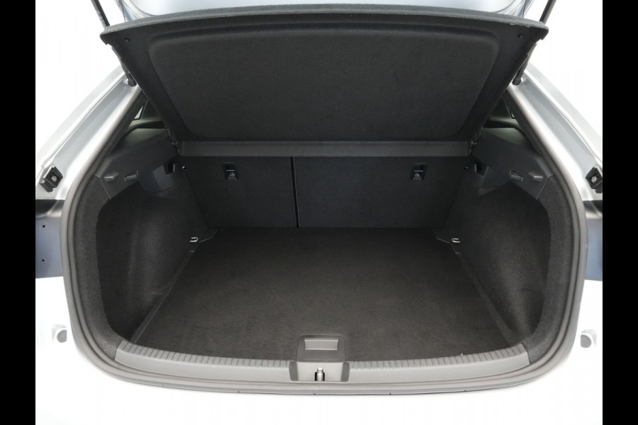 Volkswagen Taigo 1.0 TSI 110pk R-Line Panorama Navi via App Camera Keyless Stoelverwarming 168