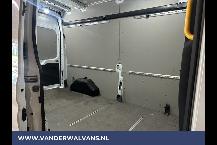 Ford Transit 2.0 TDCI 131pk L3H3 Euro6 Airco | Camera | Cruisecontrol | Parkeersensoren bijrijdersbank, verwarmde voorruit, 2800kg trekvermogen