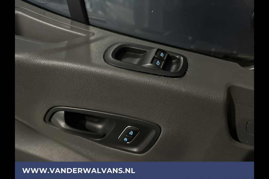 Ford Transit 2.0 TDCI 131pk L3H3 Euro6 Airco | Camera | Cruisecontrol | Parkeersensoren bijrijdersbank, verwarmde voorruit, 2800kg trekvermogen