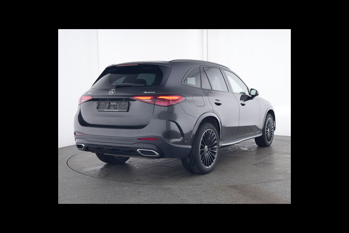 Mercedes-Benz GLC 300 e 4MATIC AMG Plug-In Hybride |AMG Line Premium | Night Pakket | 20 Inch AMG Velgen | Stuur en Stoelverwarming | Inclusief 24 maanden MB Certified garantie voor Europa.