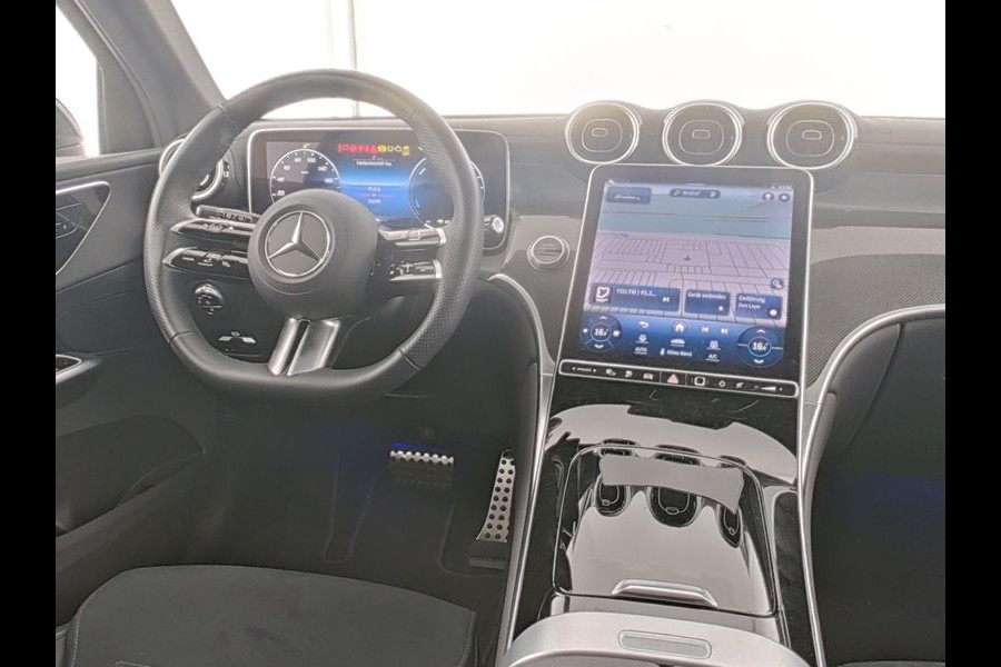 Mercedes-Benz GLC 300 e 4MATIC AMG Plug-In Hybride |AMG Line Premium | Night Pakket | 20 Inch AMG Velgen | Stuur en Stoelverwarming | Inclusief 24 maanden MB Certified garantie voor Europa.