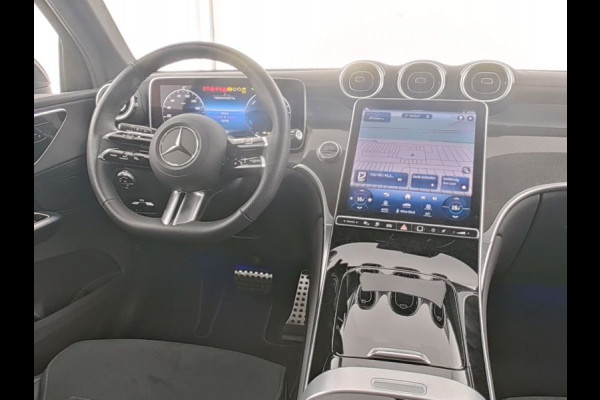 Mercedes-Benz GLC 300 e 4MATIC AMG Plug-In Hybride |AMG Line Premium | Night Pakket | 20 Inch AMG Velgen | Stuur en Stoelverwarming | Inclusief 24 maanden MB Certified garantie voor Europa.