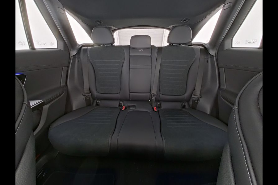Mercedes-Benz GLC 300 e 4MATIC AMG Plug-In Hybride |AMG Line Premium | Night Pakket | 20 Inch AMG Velgen | Stuur en Stoelverwarming | Inclusief 24 maanden MB Certified garantie voor Europa.