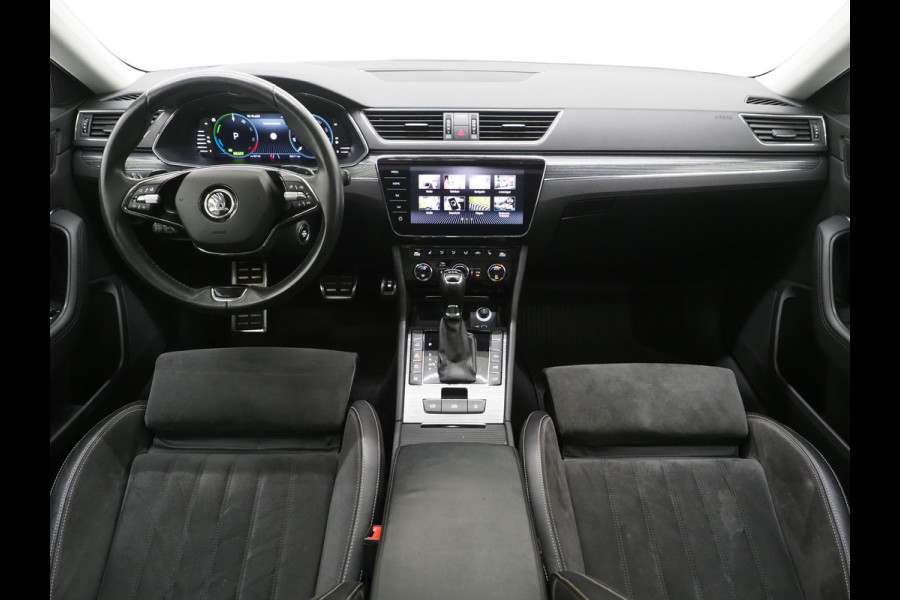 Škoda Superb Combi 1.4 TSI iV 218PK | Panoramadak | Trekhaak | Massage | 360 | Keyless | Adaptive Cruise