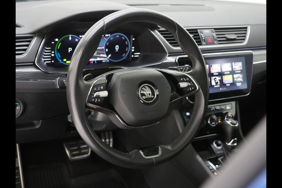 Škoda Superb Combi 1.4 TSI iV 218PK | Panoramadak | Trekhaak | Massage | 360 | Keyless | Adaptive Cruise