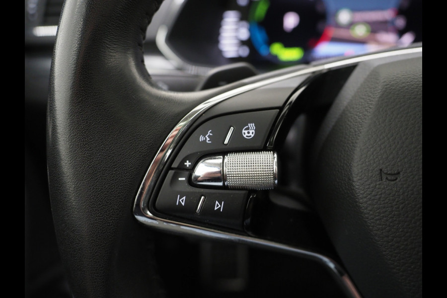 Škoda Superb Combi 1.4 TSI iV 218PK | Panoramadak | Trekhaak | Massage | 360 | Keyless | Adaptive Cruise