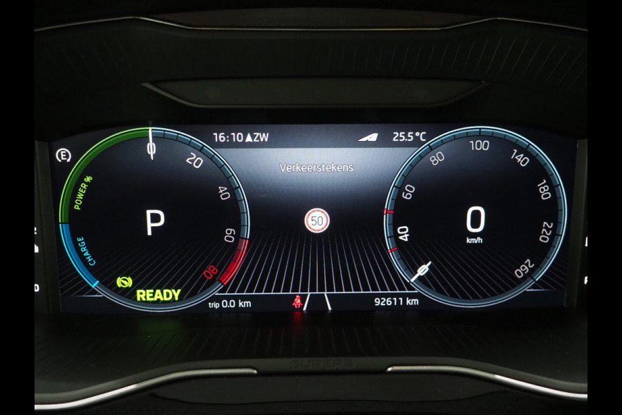 Škoda Superb Combi 1.4 TSI iV 218PK | Panoramadak | Trekhaak | Massage | 360 | Keyless | Adaptive Cruise