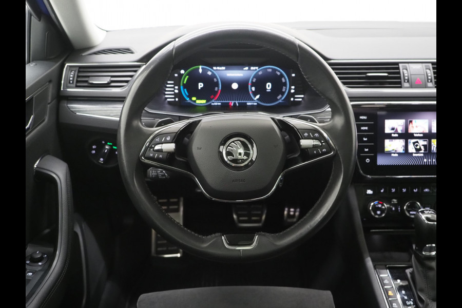 Škoda Superb Combi 1.4 TSI iV 218PK | Panoramadak | Trekhaak | Massage | 360 | Keyless | Adaptive Cruise