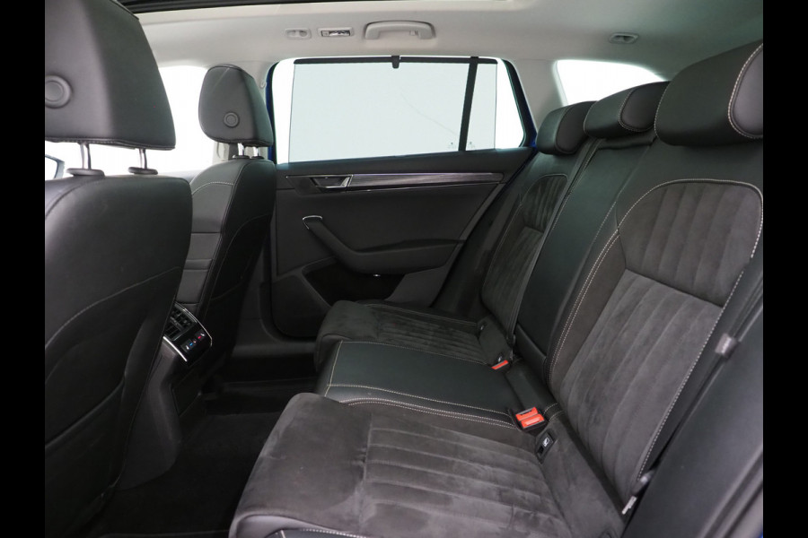 Škoda Superb Combi 1.4 TSI iV 218PK | Panoramadak | Trekhaak | Massage | 360 | Keyless | Adaptive Cruise