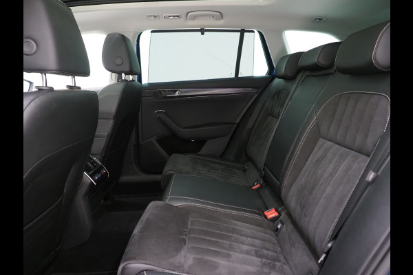 Škoda Superb Combi 1.4 TSI iV 218PK | Panoramadak | Trekhaak | Massage | 360 | Keyless | Adaptive Cruise