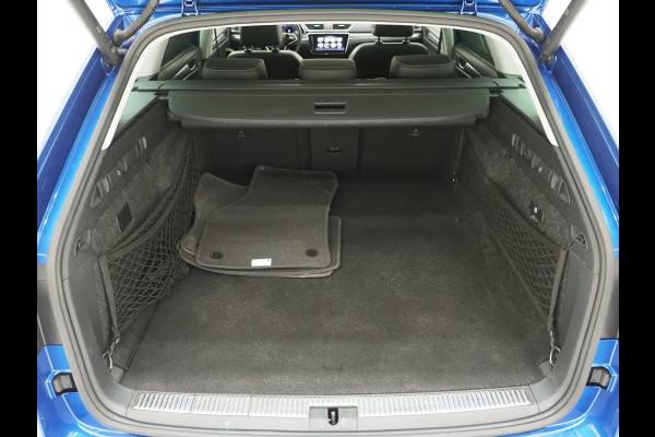 Škoda Superb Combi 1.4 TSI iV 218PK | Panoramadak | Trekhaak | Massage | 360 | Keyless | Adaptive Cruise