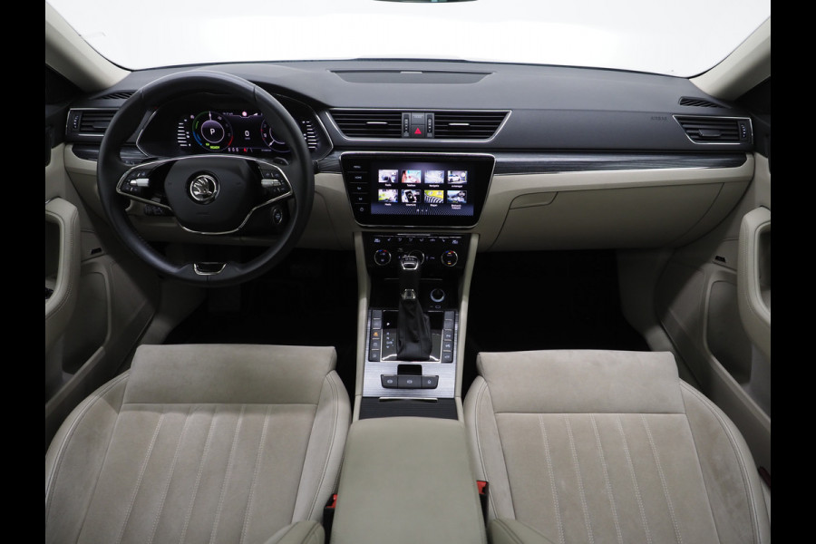 Škoda Superb Combi 1.4 TSI iV 218PK | Panoramadak | Trekhaak | Canton | 360 | Keyless | Adaptive Cruise | Carplay