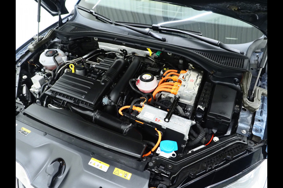 Škoda Superb Combi 1.4 TSI iV 218PK | Panoramadak | Trekhaak | Canton | 360 | Keyless | Adaptive Cruise | Carplay