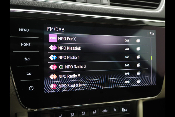 Škoda Superb Combi 1.4 TSI iV 218PK | Panoramadak | Trekhaak | Canton | 360 | Keyless | Adaptive Cruise | Carplay