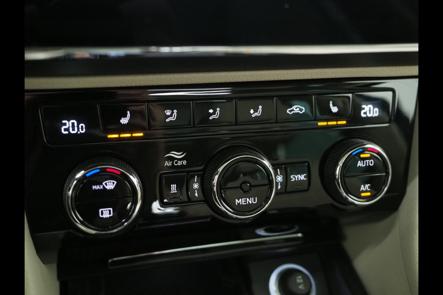 Škoda Superb Combi 1.4 TSI iV 218PK | Panoramadak | Trekhaak | Canton | 360 | Keyless | Adaptive Cruise | Carplay