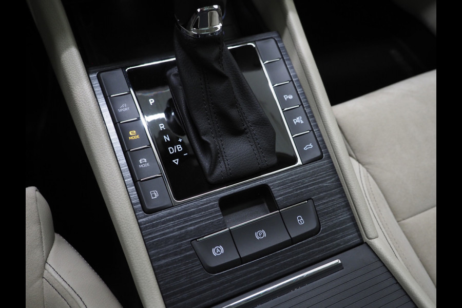 Škoda Superb Combi 1.4 TSI iV 218PK | Panoramadak | Trekhaak | Canton | 360 | Keyless | Adaptive Cruise | Carplay