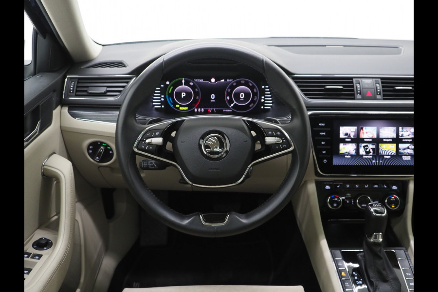 Škoda Superb Combi 1.4 TSI iV 218PK | Panoramadak | Trekhaak | Canton | 360 | Keyless | Adaptive Cruise | Carplay