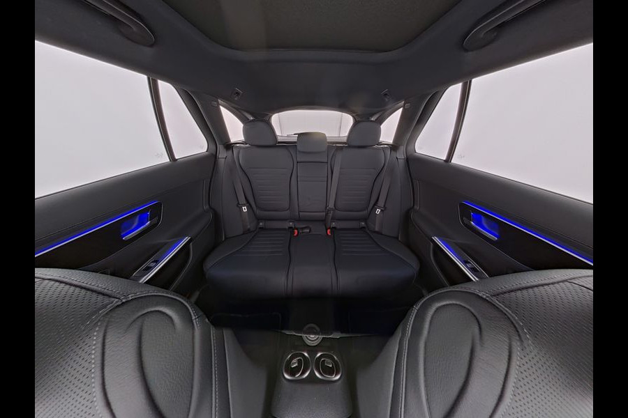 Mercedes-Benz C-Klasse Estate 300 e AMG Plug-In Hybride AMG Line | Night Pakket | Trekhaak | Panorama Schuif-Kanteldak. Inclusief 24 maanden MB Certified garantie voor Europa.