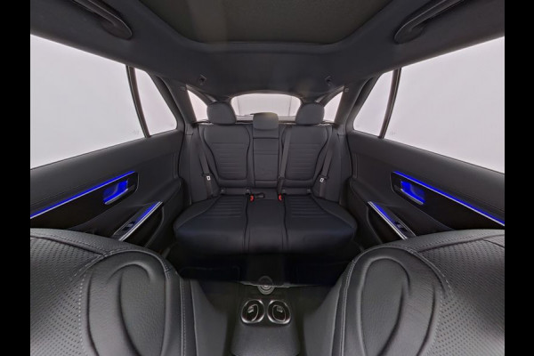 Mercedes-Benz C-Klasse Estate 300 e AMG Plug-In Hybride AMG Line | Night Pakket | Trekhaak | Panorama Schuif-Kanteldak. Inclusief 24 maanden MB Certified garantie voor Europa.