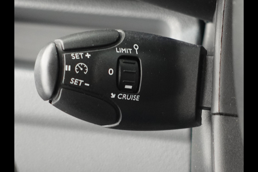 Peugeot Expert 180pk Automaat L3H1 Long Premium Navigatie Apple Carplay Trekhaak Imperiaal Airco Cruise control