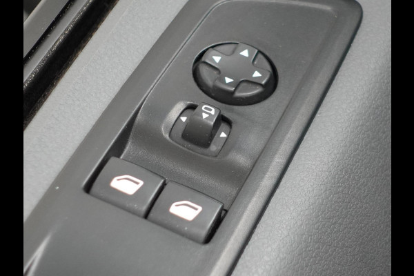 Peugeot Expert 180pk Automaat L3H1 Long Premium Navigatie Apple Carplay Trekhaak Imperiaal Airco Cruise control