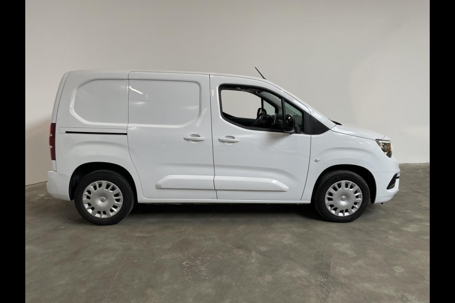Opel Combo 130pk L1 Automaat Apple Carplay Trekhaak Parkeersensoren Airco Cruise control