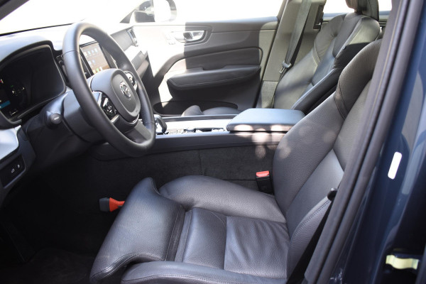 Volvo XC60 T6 350PK Automaat AWD Plus Dark / Adaptive Cruise control / Stoelverwarming v+a / Stuurverwarming / Elektr. achterklep  / 360 Camera / Schuifdak / Trekhaak