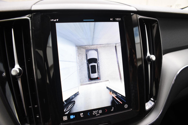 Volvo XC60 T6 350PK Automaat AWD Plus Dark / Adaptive Cruise control / Stoelverwarming v+a / Stuurverwarming / Elektr. achterklep  / 360 Camera / Schuifdak / Trekhaak