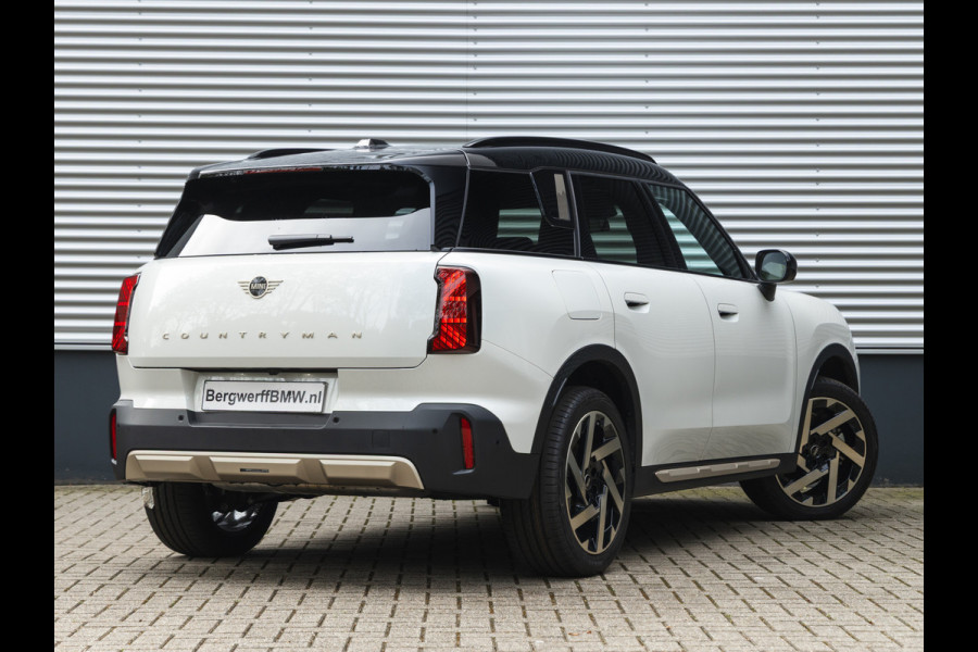 MINI Countryman 1.5 C Favoured - XL Pakket - Pano - Trekhaak - Memoryzetel