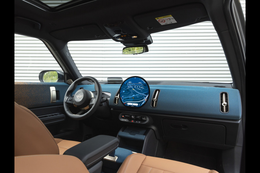 MINI Countryman 1.5 C Favoured - XL Pakket - Pano - Trekhaak - Memoryzetel