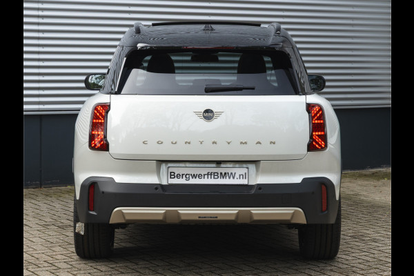 MINI Countryman 1.5 C Favoured - XL Pakket - Pano - Trekhaak - Memoryzetel