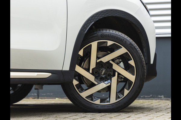 MINI Countryman 1.5 C Favoured - XL Pakket - Pano - Trekhaak - Memoryzetel