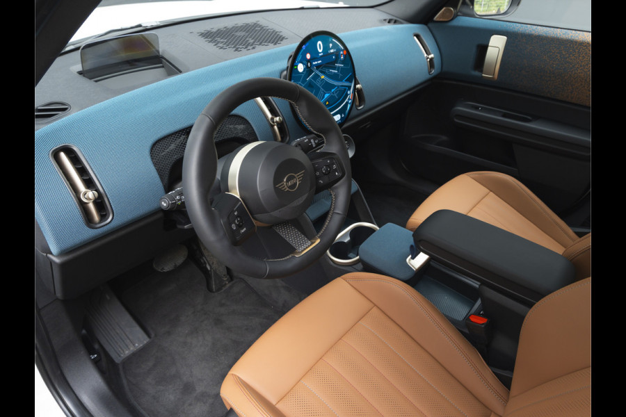MINI Countryman 1.5 C Favoured - XL Pakket - Pano - Trekhaak - Memoryzetel