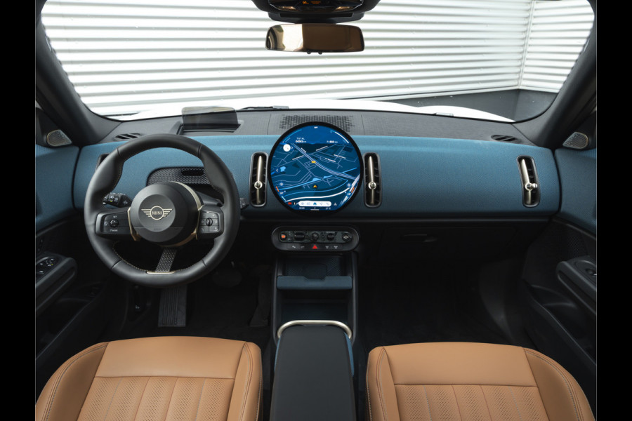 MINI Countryman 1.5 C Favoured - XL Pakket - Pano - Trekhaak - Memoryzetel
