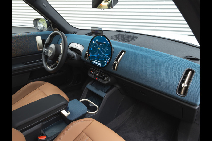 MINI Countryman 1.5 C Favoured - XL Pakket - Pano - Trekhaak - Memoryzetel