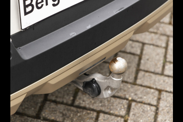 MINI Countryman 1.5 C Favoured - XL Pakket - Pano - Trekhaak - Memoryzetel